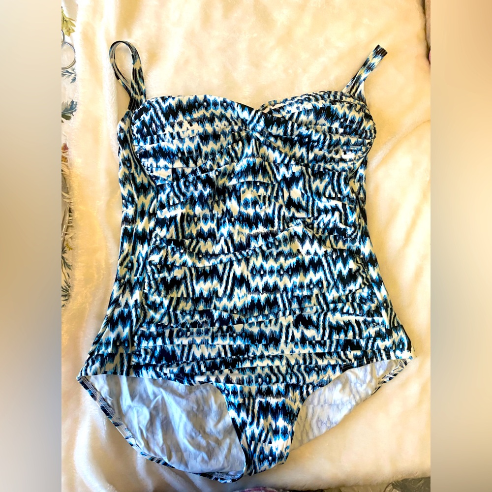 Excellent used condition Size 16 Bathing suit Blue and white pattern